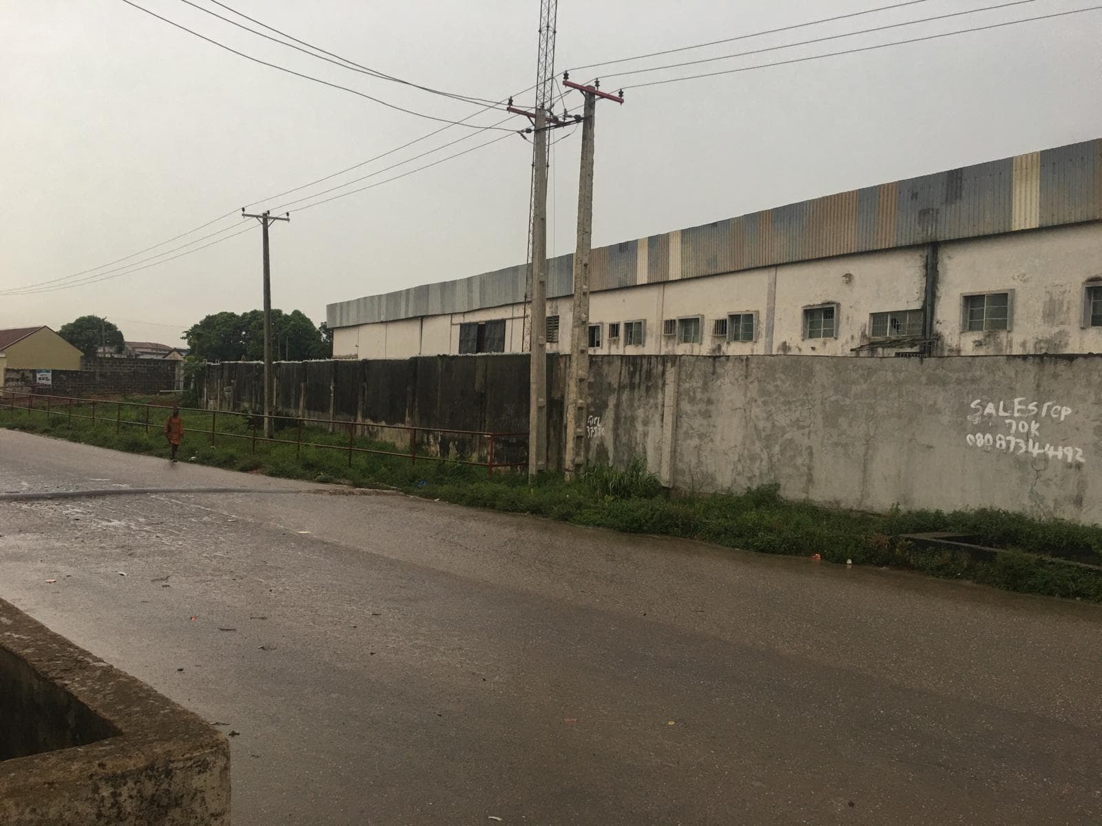 4Bay Warehouse off Lagos-Abeokuta Express 