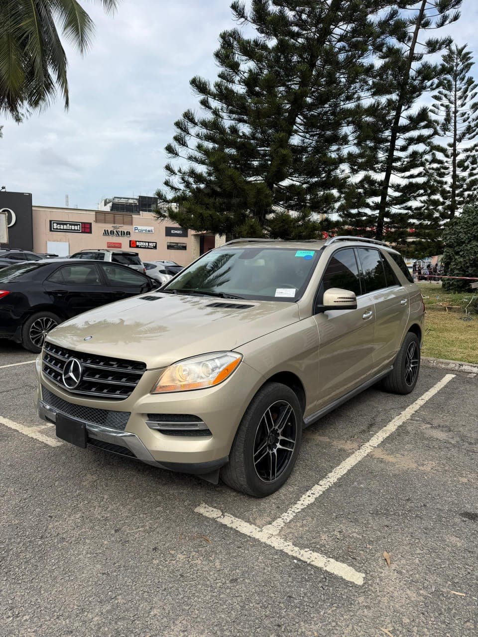 2013 Mercedes Benz ML350.. Accident Free. Low mileage.  19.8M