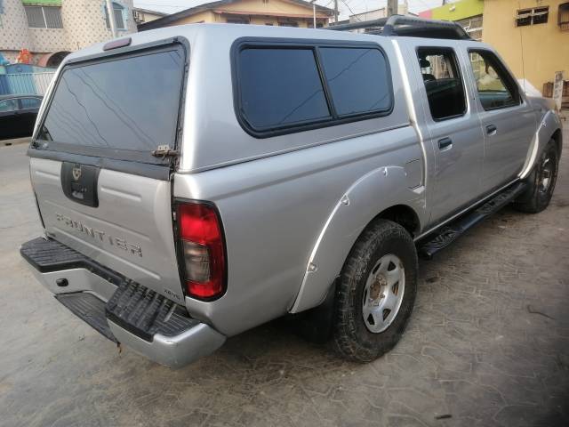 Nissan Frontier 2003