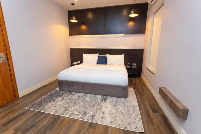 Stylish 1 Bedroom Apartment In Lekki For Shortlet - Call 08136886262