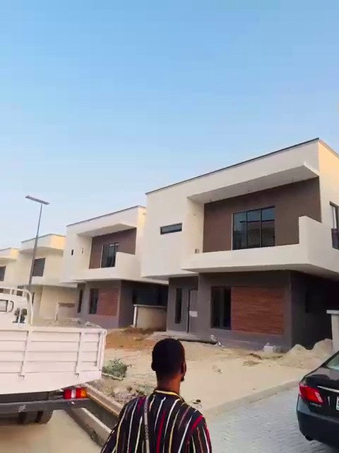 5 Bedroom Home In Serene Lekki Phase 1 - Call 07033104353