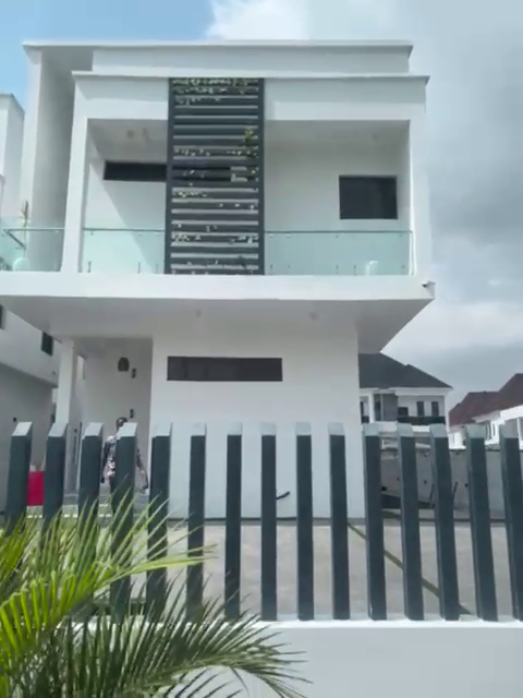 4 Bdr Detached Duplex In Chevron - Call 07033104353