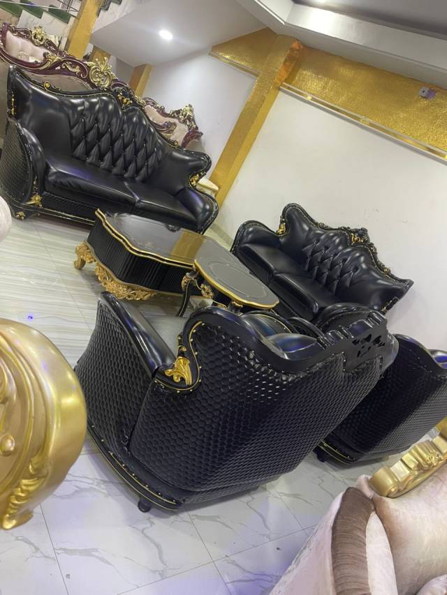 Italian Leather Sofa For Sale - Call 08144280912