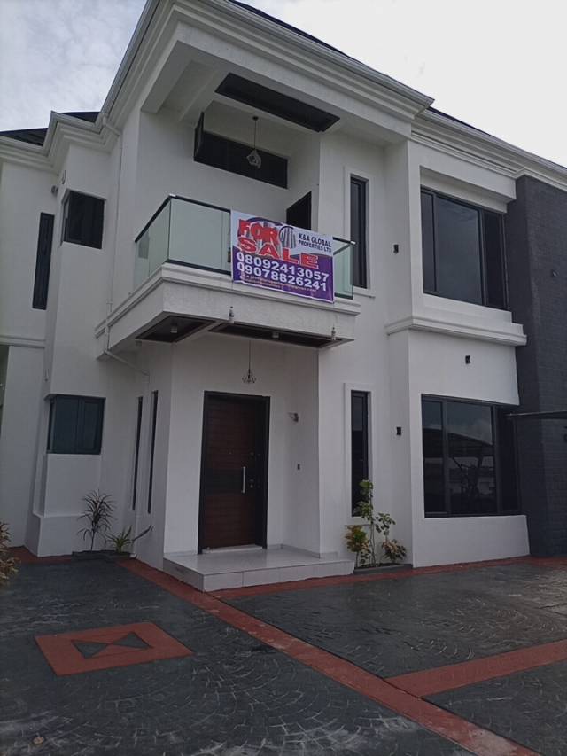 5 Bdr Fully Detached Duplex At Ikota LEKKI - CALL 09078826241