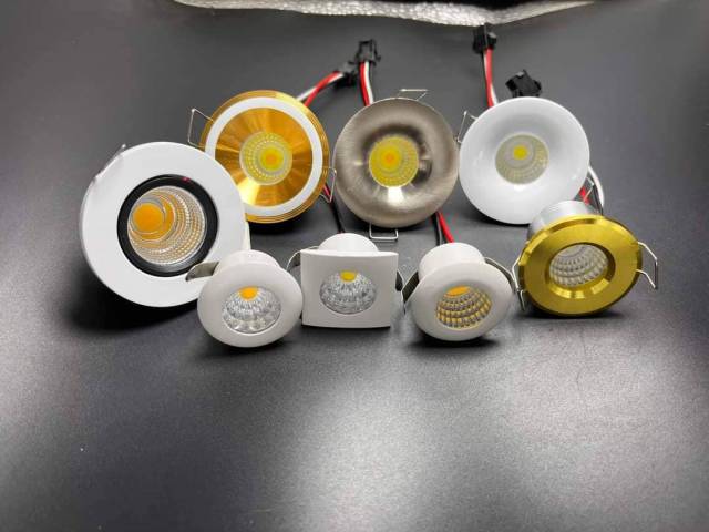 Quality And Luxurious Chandliers And Lights - Call 09137778407