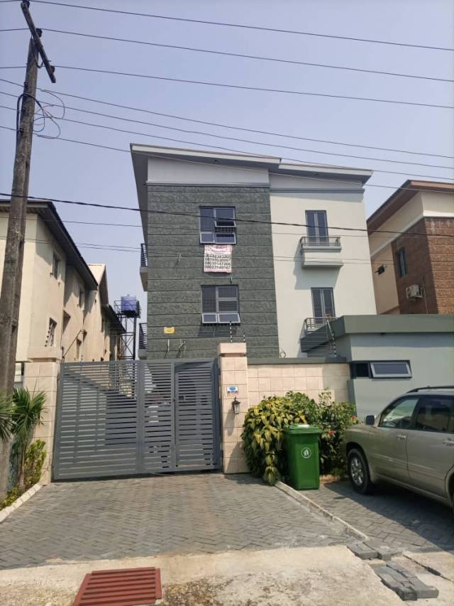 4 Bedroom Duplex For Sale At Lekki Phase 1 - Call 08165448834