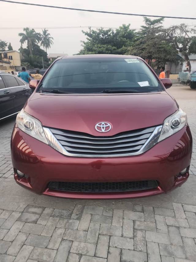 Tokunbo Sienna XLE 2011 - Call 08035443273