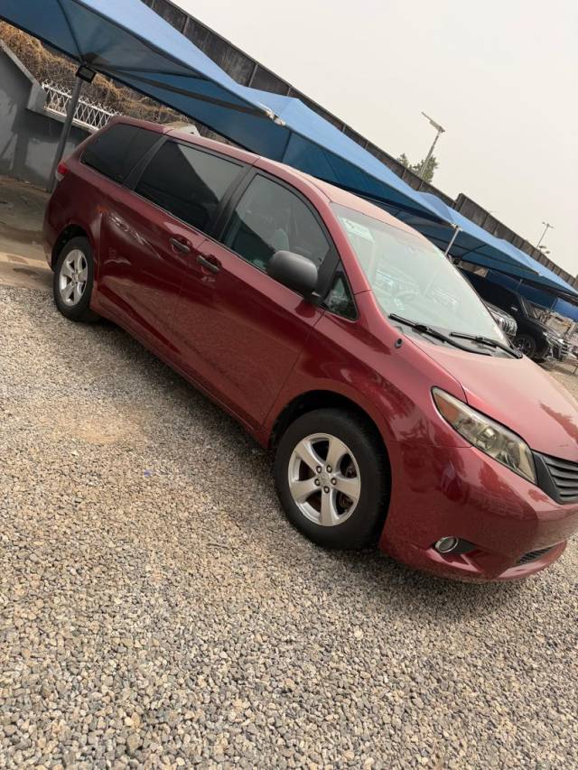 Super Clean 2012 Toyota Sienna - Call 08036355177