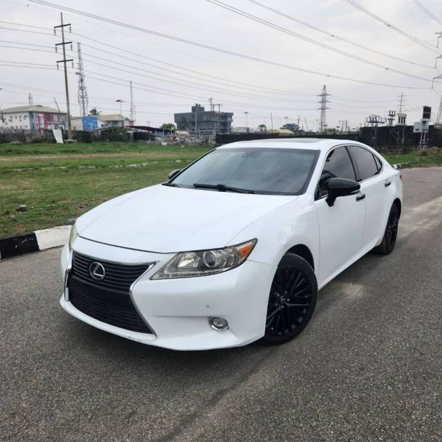 Clean 2015 Lexus ES 350 - Call 08063479157