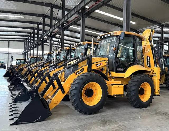 Massive 4CX Backhoe Loader For Sale