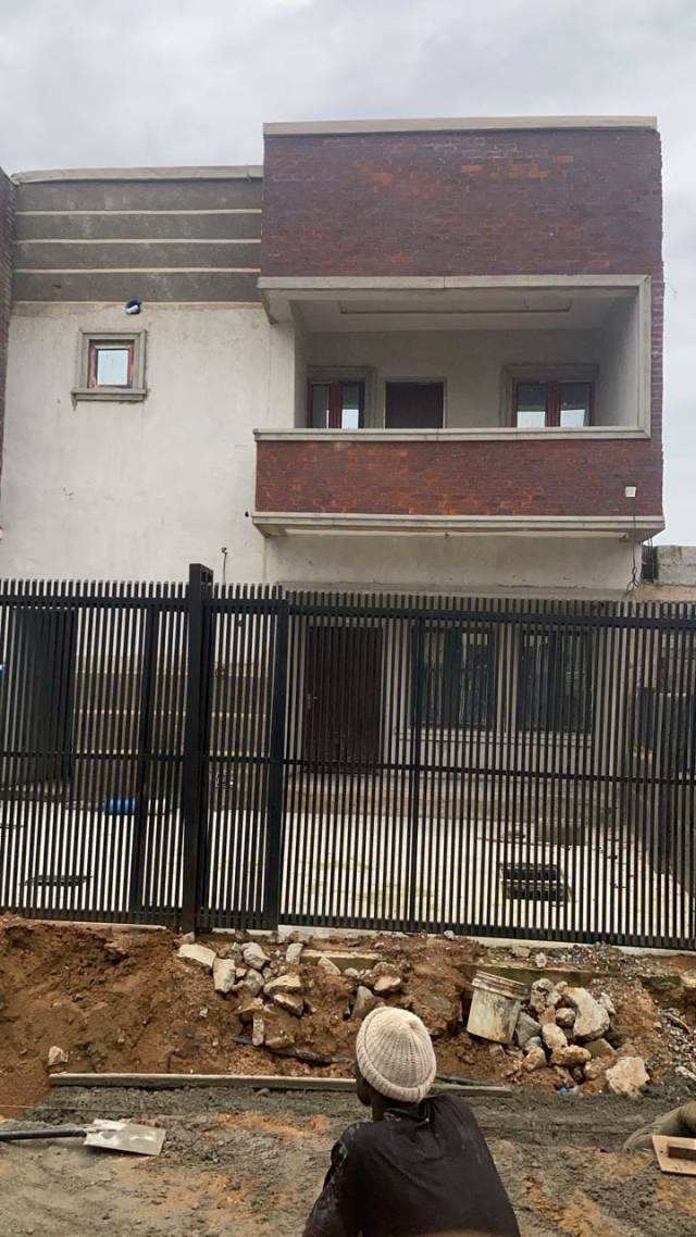 4 Bdro Terrace Duplex For Sale At Airport Road Lugbe Abuja