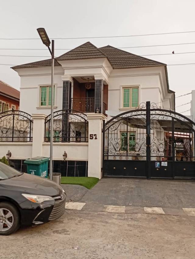 5 BEDROOM DUPLEX
