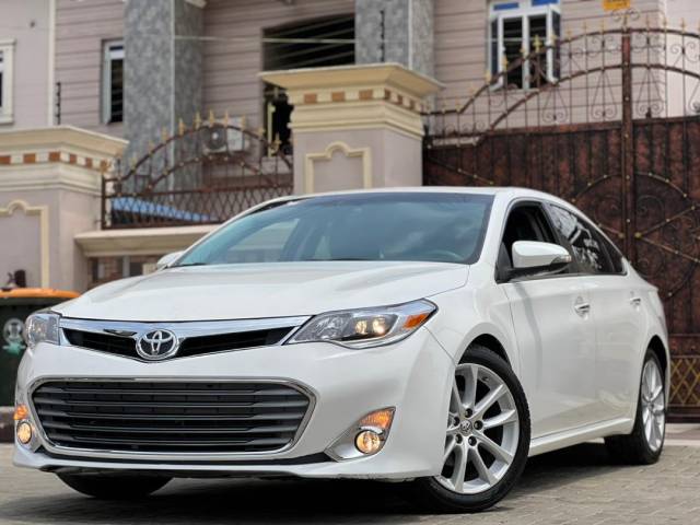 Toyota Avalon LIMITED EDITION 2016