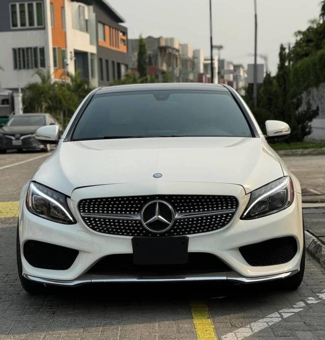 White 2015 Mercedes Benz C400 Full Option - Call 07033890038