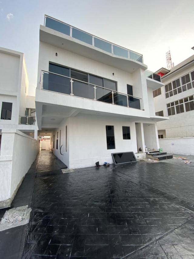 5 Bdr Fully Detached Duplex For Sale At Lekki - Call 07056001917