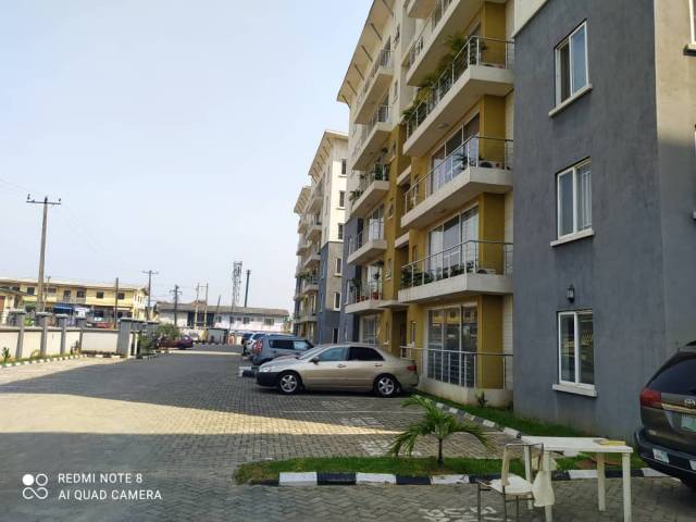 3 Bedroom Flat For Sale At Surulere - Call Or Whatsapp 08189042000