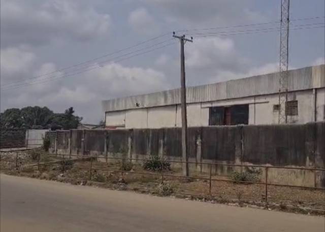 4Bay Warehouse Solidly Built On 22 Plots Of Land