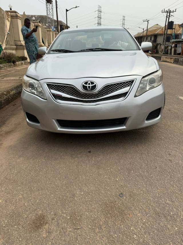 2010 TOKUNBO TOYOTA COROLLA - Call 07063093659