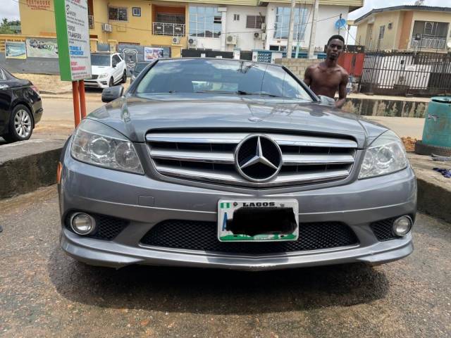 Registered 2010 Mercedes Benz C300 - Call 08039507130