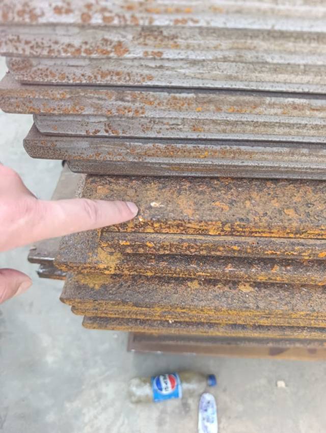 RUSTY STEEL PLATES FOR SALVAGE BUYERS