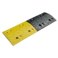 Yellow And Black Portable Rubber Speed Hump, For Road