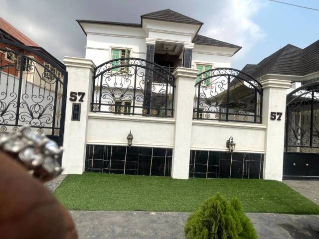 4 BEDROOM DUPLEX