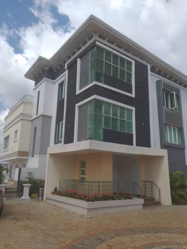 7 BDR DUPLEX ALL ROOMS ENSUITE AT ILORIN - CALL 07040220522