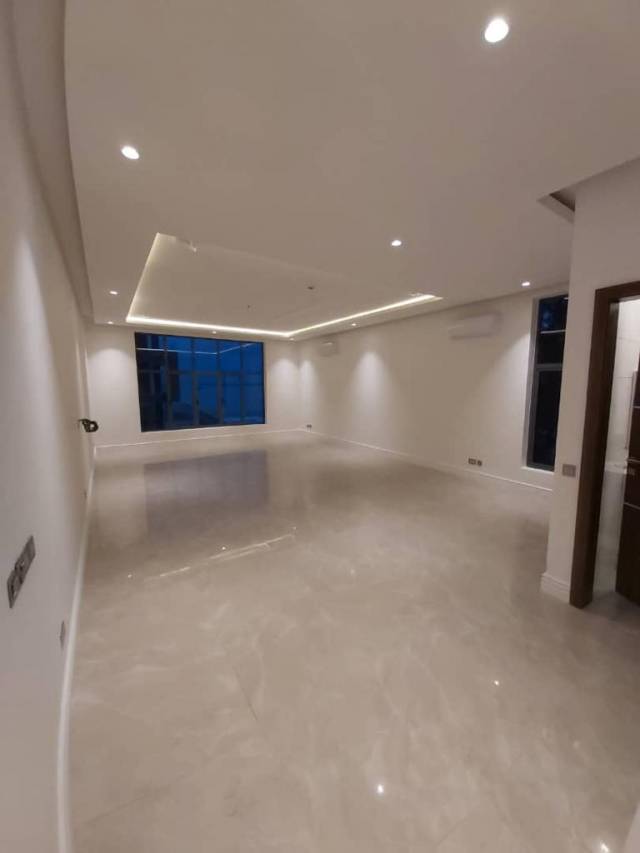 Exquisitely Finished Brand New 5 Bedrooms Detached House