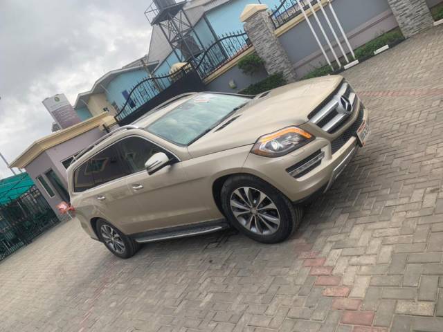 Mercedes Benz GL450 4MATIC