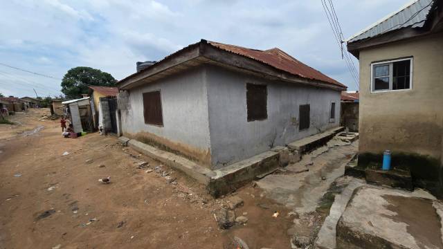 2 Bdr And Parlour Bungalow With At Lugbe Across - Call 09057329828