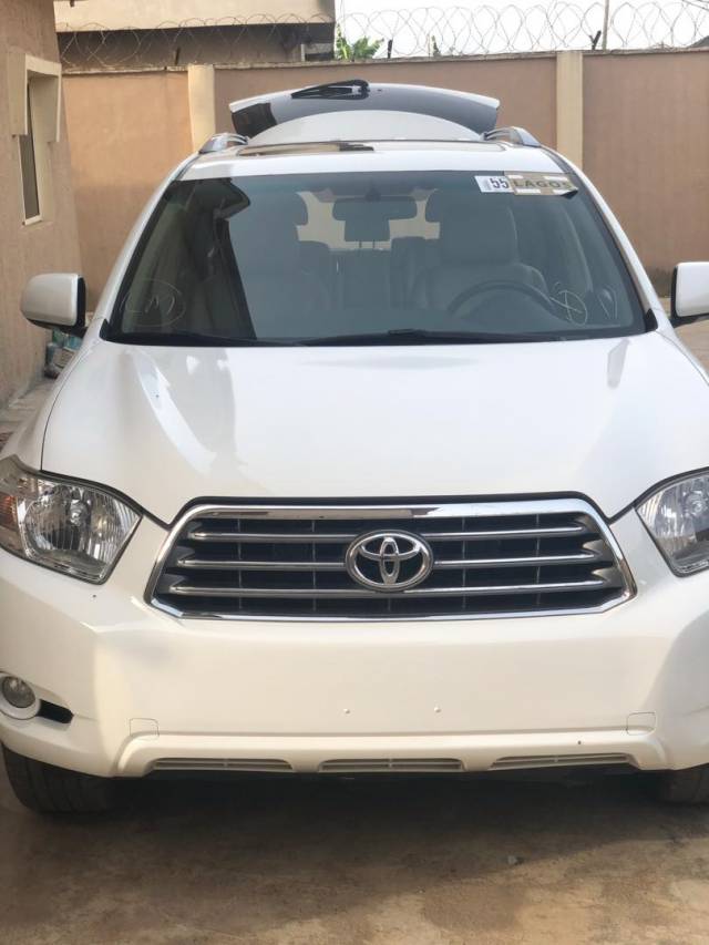 Toyota Highlander 2010 Model